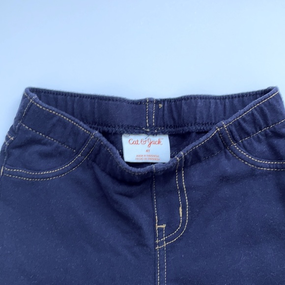 Cute outfit good for a comfy day/play! - Picture 2 of 5